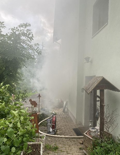 Kellerbrand und Verkehrsunfall (Bild 3)